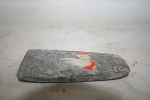 0311          石锥
一般文物     新石器时代
长10.3、宽2.3、高2.0、重0.022