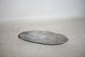 0308        石斧
一般文物    新石器时代
长22.8、宽7.3、高4.8、重1.23