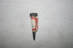 0079      石锥
未定级    新石器时代
长5.5、宽1.6、高1.9、重0.01