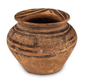 弦纹彩陶罐 &nbsp;&nbsp;&nbsp;马家窑文化