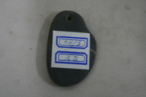 0873          带孔石刀
一般文物     新石器时代
长5.9、宽3.7、高0.9、重0.05