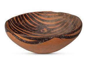 内彩鸟羽波纹彩陶钵 &nbsp;&nbsp;&nbsp;马家窑文化