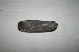 0075      石凿
未定级   新石器时代
长8.8、宽2.1、高1.5、重0.05