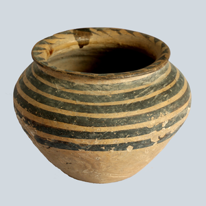 条带纹彩陶罐 &nbsp;&nbsp;&nbsp;马家窑文化